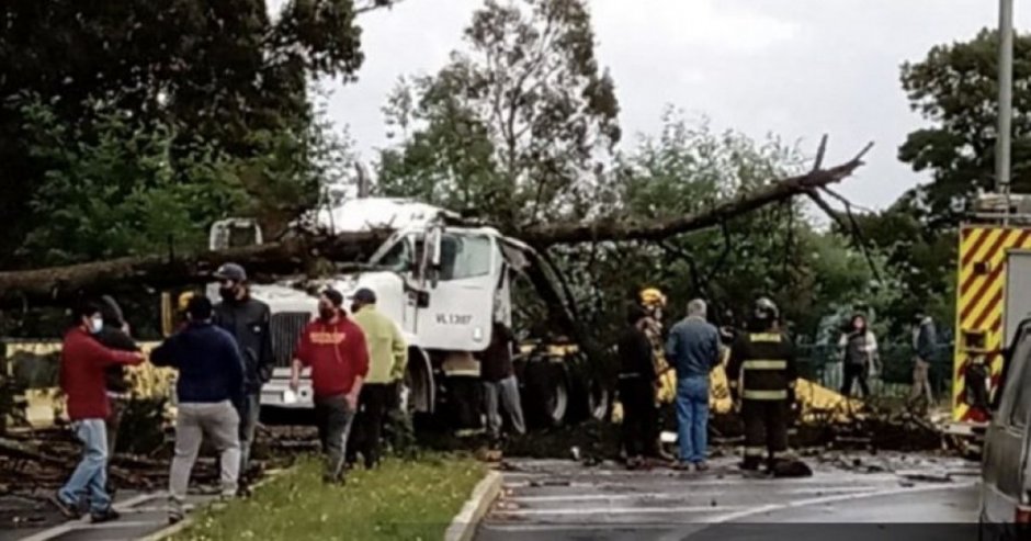 SIAT y Labocar de Carabineros iniciaron las pericias para establecer las causas del fatídico incidente. (Foto: Radio Nativa)
